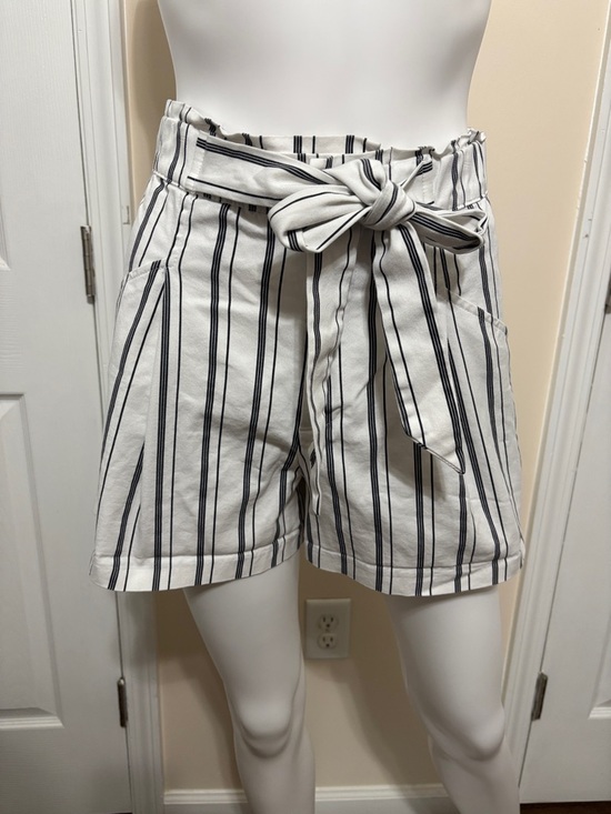 Zara Pants - Zara Cream Shorts with Black Vertical Stripes and Tie Waist